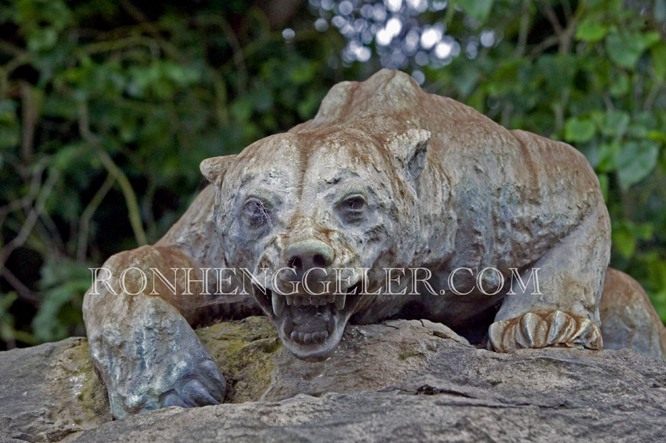 Stone lion at entrance to San Francisco's Golden Gate Park